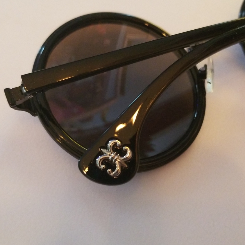 Glasses - Picture 4 of 5